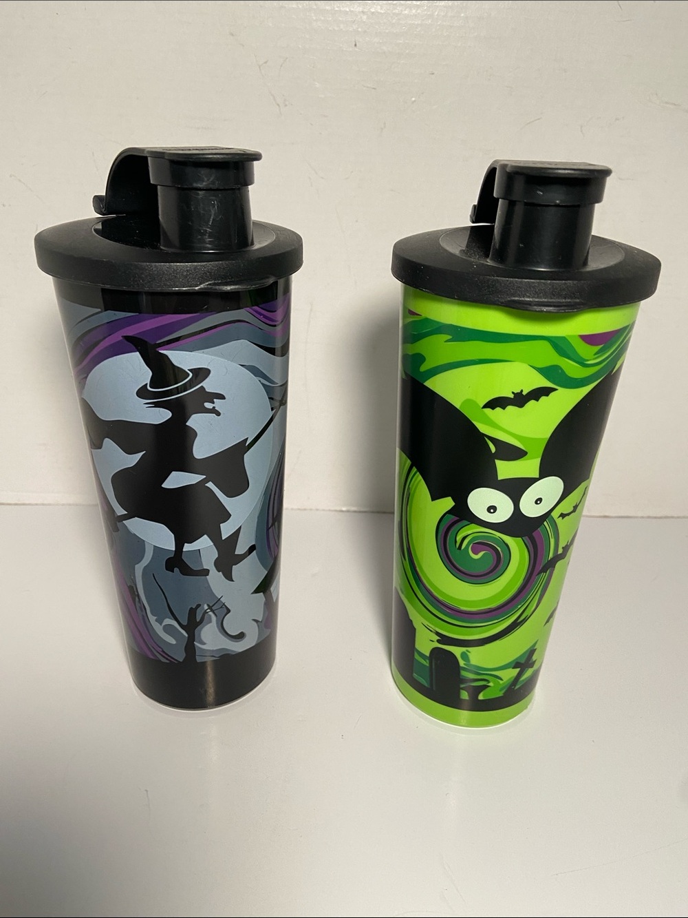 Tupperware Spooktacular Halloween 16 oz (470 ml) tumblers with flip lids (2 pcs)